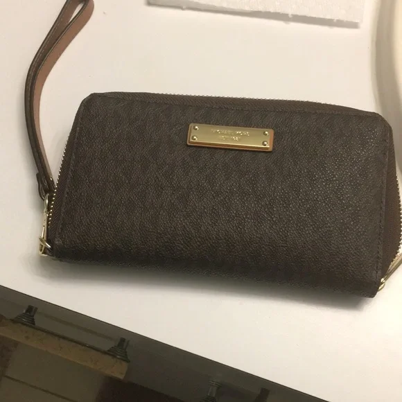 Michael Kors wallet - Picture 4 of 4
